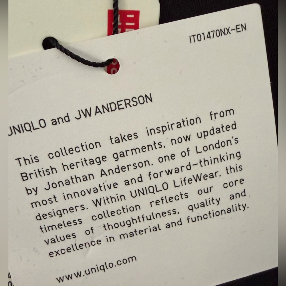 Black Asymmetrical Top - JW Anderson /Uniqlo - Picture 5 of 6